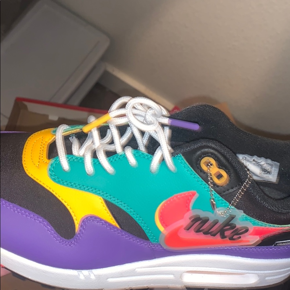 Shoes - Picture 2 of 2